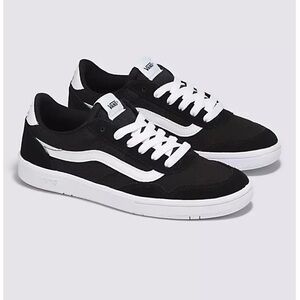 NWT - Vans Cruze Too ComfyCush Staple Shoes - Women’s 7.5